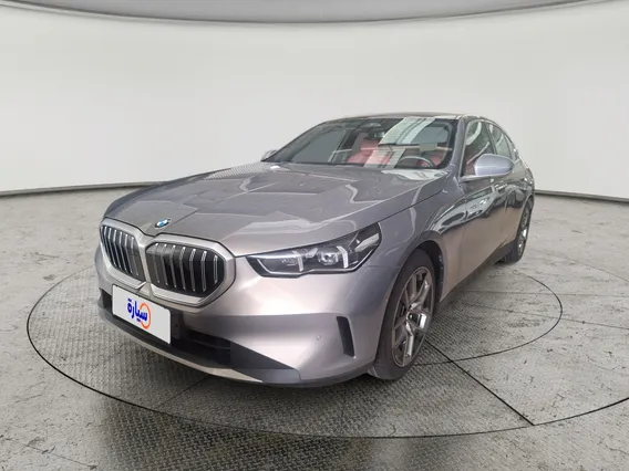 بي ام دبليو الفئة الخامسة 520i 2024 