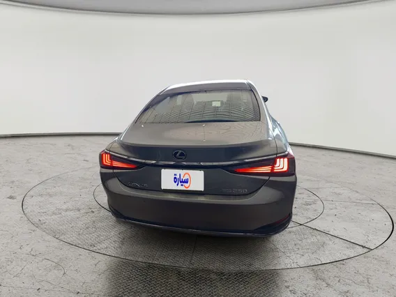 Lexus ES 250 2025 