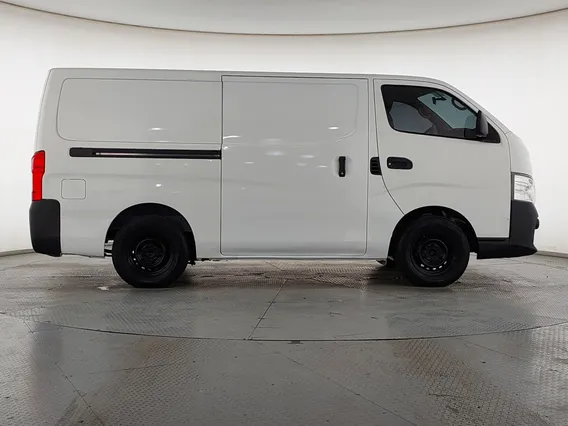 نيسان باص اورفان NV350 2021 
