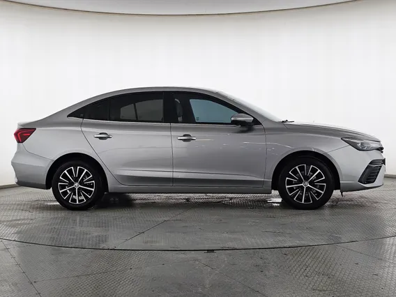 MG 5 LUX 2025 