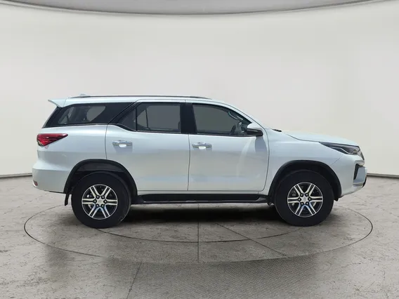Toyota Fortuner VX 2023 دبل