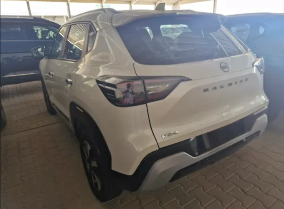 نيسان ماجنايت SV 2025 
