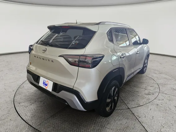 نيسان ماجنايت SV 2025 