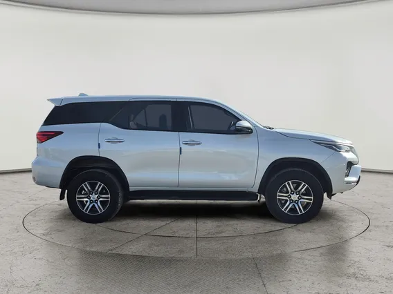 Toyota Fortuner GX 2023 
