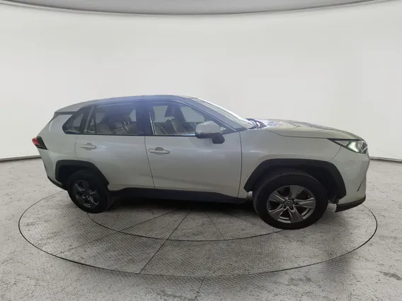 Toyota RAV4 LE 2022 
