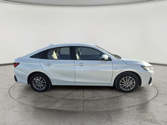 Toyota Yaris  Y 2024 