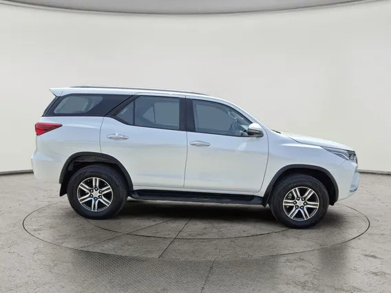 Toyota Fortuner VX 2023 دبل