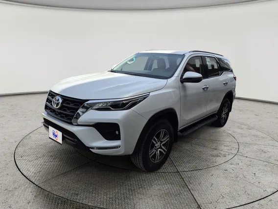 Toyota Fortuner VX 2023 دبل