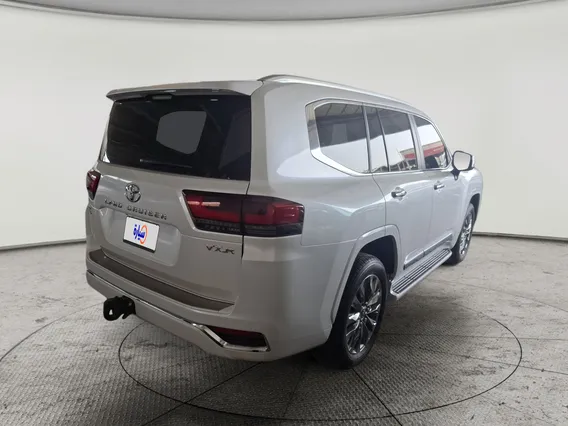 تويوتا لاندكروزر VXR 2023 