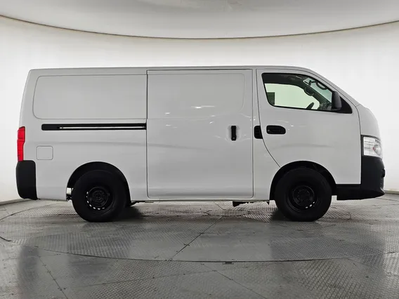 نيسان باص اورفان NV350 2021 