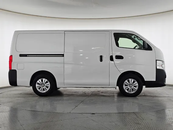 نيسان باص اورفان NV350 2021 
