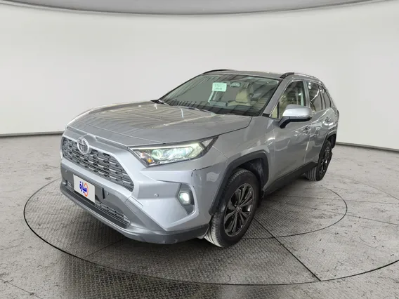 Toyota RAV4 XLE 2024 