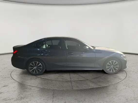 BMW 3 Series 320i  2022 