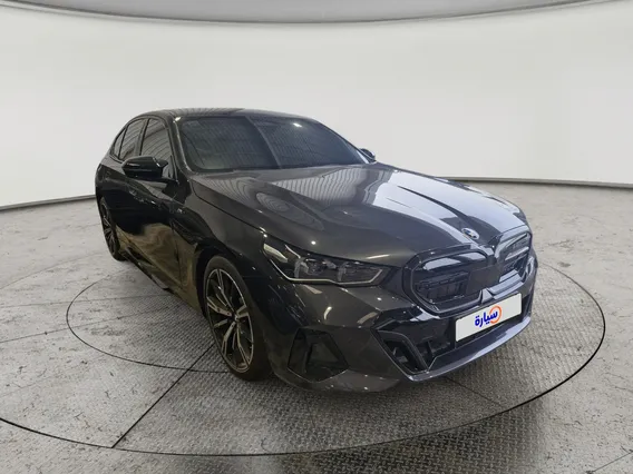 بي ام دبليو الفئة الخامسة 520i 2024 