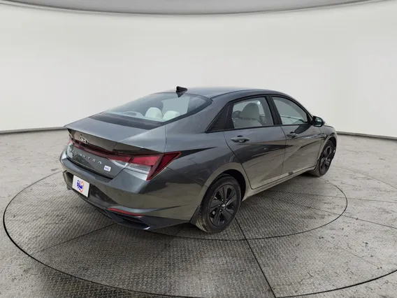 Hyundai Elantra Smart 2023 