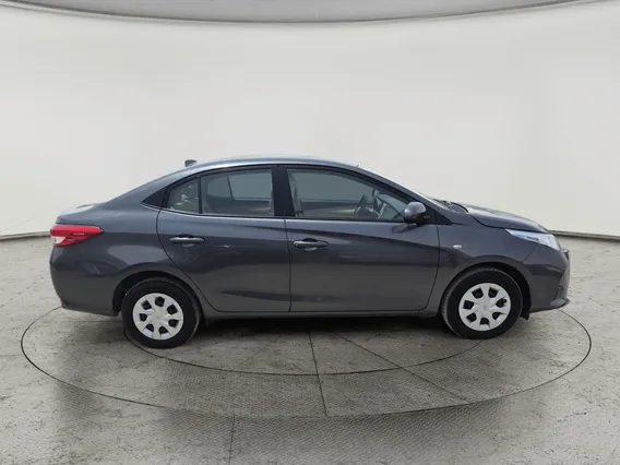 Toyota Yaris  Y 2022 