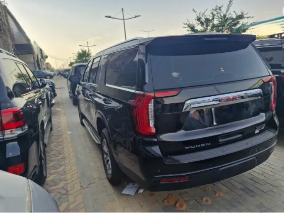 GMC Yukon SLE 2024 