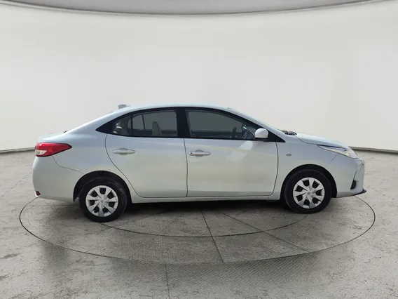 Toyota Yaris  Y 2021 