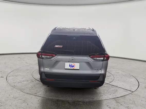 Toyota RAV4 XLE 2024 