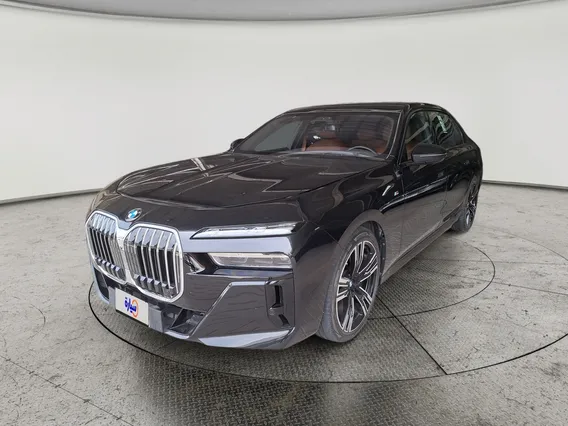 بي ام دبليو الفئة السابعة 735i 2025 