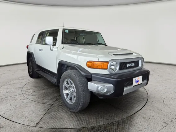 تويوتا اف جي FJ Cruiser 2023 دبل