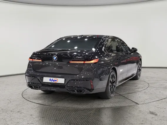 بي ام دبليو الفئة السابعة 760i 2026 دبل