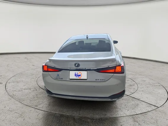 Lexus ES 250 2025 