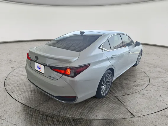 Lexus ES 250 2025 