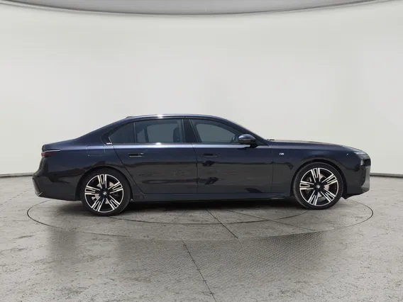 BMW 7 Series 735i 2024 