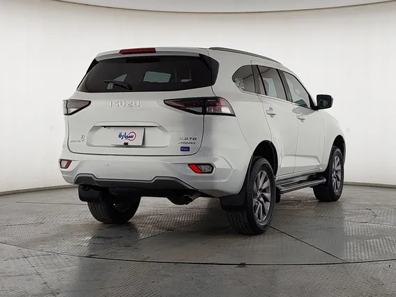 Isuzu MU Full 2023 دبل
