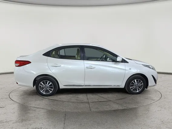 Toyota Yaris  Y Plus 2020 