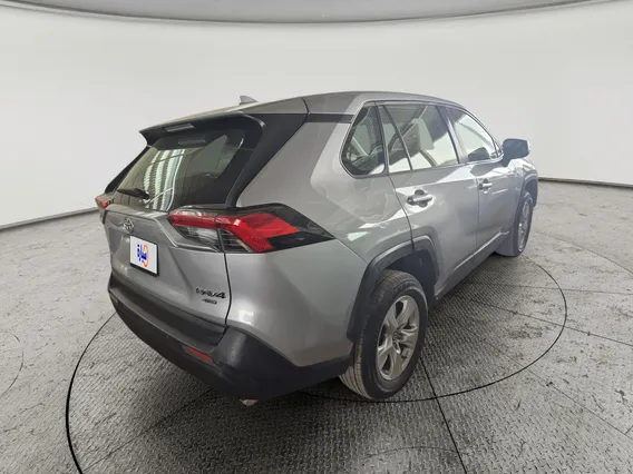 Toyota RAV4 LE 2021 