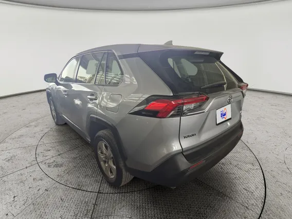 Toyota RAV4 LE 2021 