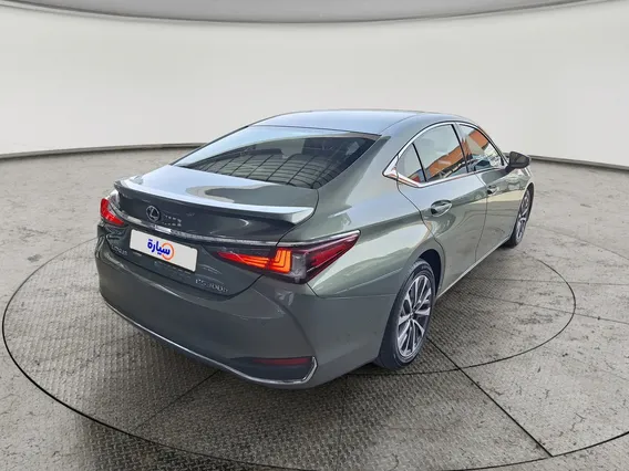 Lexus ES 300 H 2023 