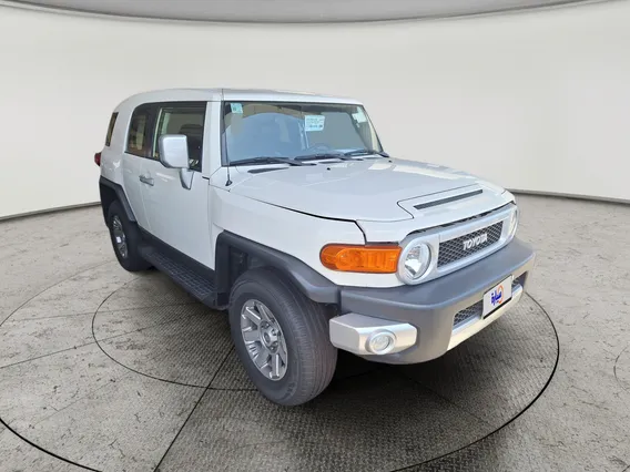 تويوتا اف جي FJ Cruiser 2023 دبل