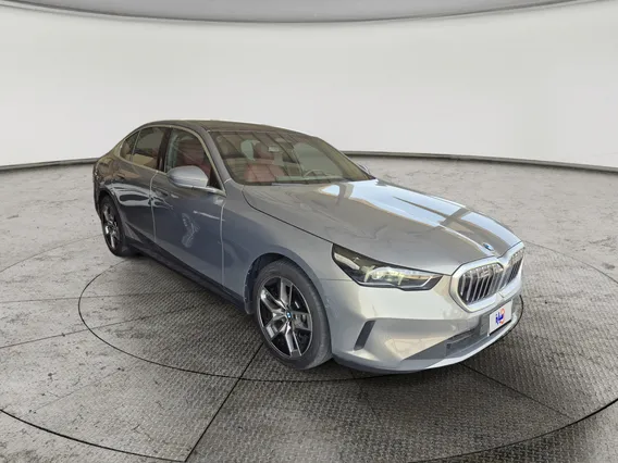 BMW 5 Series 520i 2024 