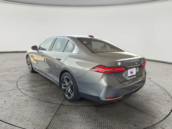 BMW 5 Series 520i 2024 