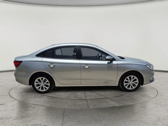 MG 5 STD 2025 