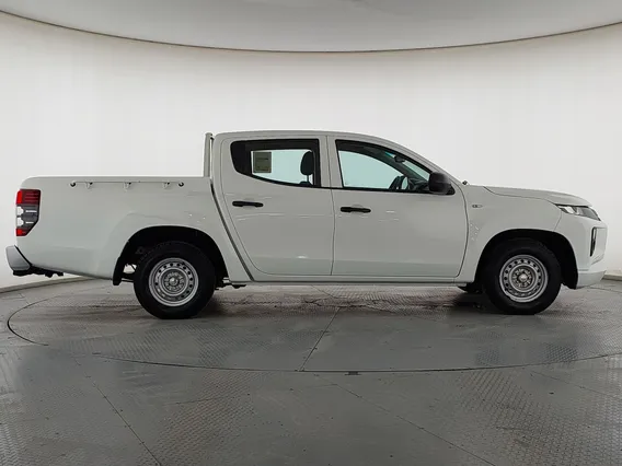 Mitsubishi L200 DC 4x2 Diesel 2022 