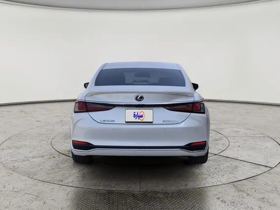 Lexus ES 300 HH Hybrid Executive 2024 