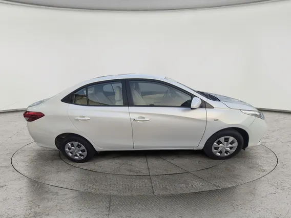 Toyota Yaris  Y 2022 