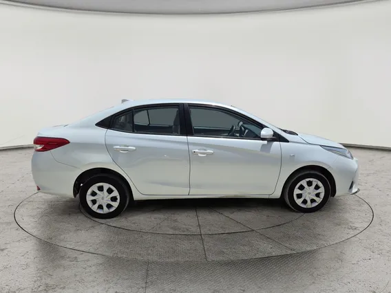 Toyota Yaris  Y 2022 