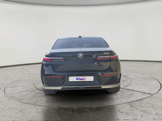 BMW 7 Series 735i 2026 