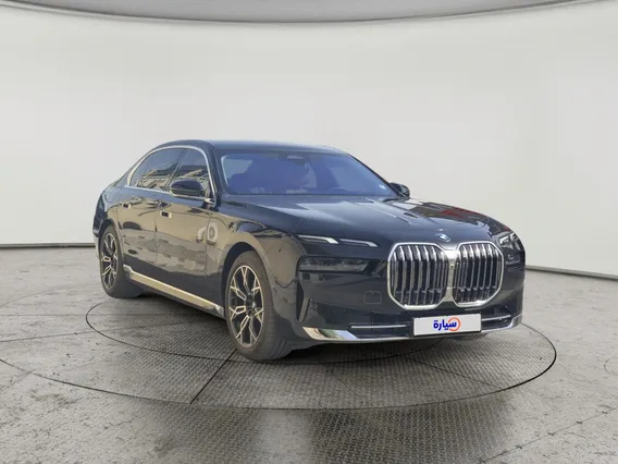 بي ام دبليو الفئة السابعة 735i 2026 