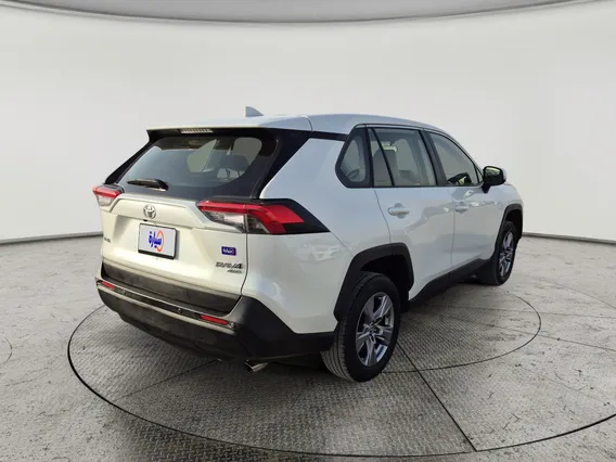 Toyota RAV4 LE 2022 