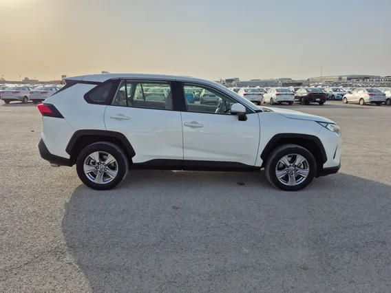 Toyota RAV4 LE 2022 