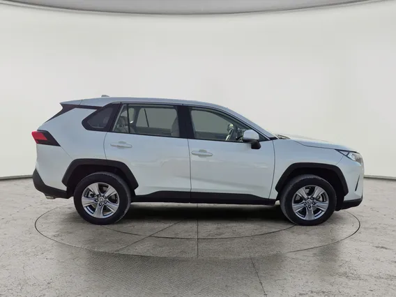 Toyota RAV4 LE 2022 