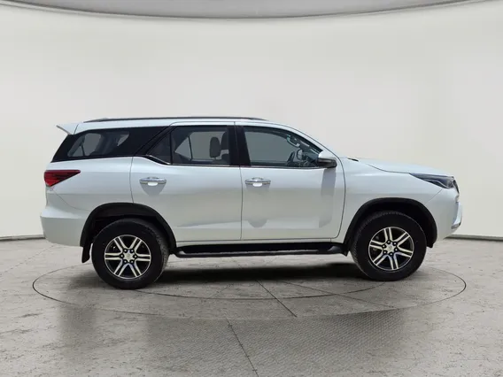 Toyota Fortuner VX 2023 دبل