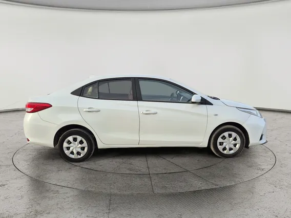 Toyota Yaris  Y 2022 