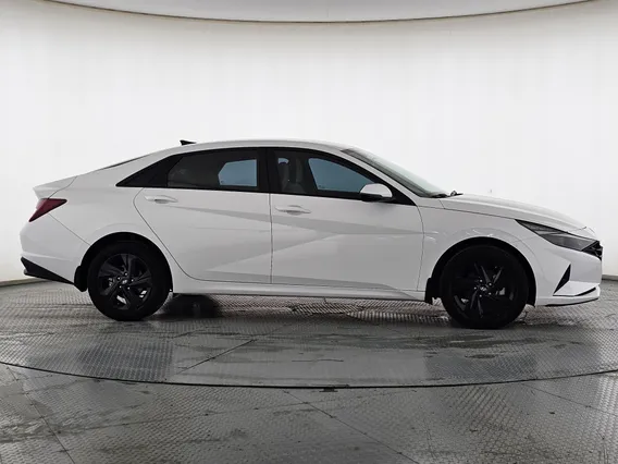 Hyundai Elantra Smart 2023 